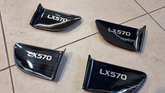 Внутренние накладки LX570 под ручки с логотипом, темные