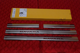 Накладки на пороги Navara 05-09 нерж.