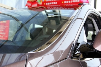 Хром накладки на лобовое стекло Hyundai Santa FE (2 шт.)