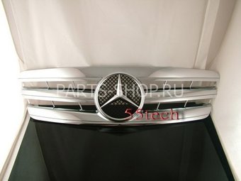 Решетка радиатора C-Class Mercedes  хромированная (3 ламели)