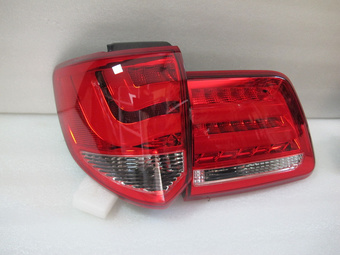 Стопы Fortuner 2011 - 2015 дизайн Lexus красные