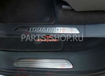 Накладки на пороги с логотипом Touareg 2010-